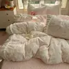 Conjunto de Cama de Quatro Peças em Renda Esculpida de Leite de Lã para Classe A de Inverno Capa de Edredom Quente Plush Dupla Face Espessada Lençol de Cama Conjunto de Cama