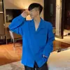 Camisa azul Klein de estilo abstinencia con cuello cubano para hombre, casual vintage de corte holgado, fluida, de manga larga, camisa texturizada de canalé