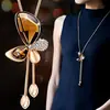Cadena Larga para Suéter, Collar de Lujo Ligero y de Alta Gama para Mujer, Accesorio de Borla Moderno y Versátil, Colgante Simple de Perla que No se Desvanece