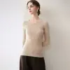Nova coleção outono e inverno: Suéter de malha 100% caxemira pura para mulheres, gola redonda, design listrado, caimento justo e silhueta valorizadora.