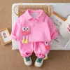 Camisa Casual para Niñas 2025 Nuevo Estilo Dibujos Animados 3D Cuello Camisero Manga Larga Conjunto de Dos Piezas Sudadera de Moda Otoño para Bebé Tendencia