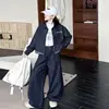 Conjunto de Mezclilla para Niñas 2026 Nuevo y Moderno Conjunto de Dos Piezas con Chaqueta Cárdigan y Pantalones de Pierna Ancha para Niños Mayores con Top de Retazos a Cuadros
