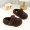 Chinelos Birkenstock para Meninas 2025 Inverno Novos Versáteis para Exterior Chinelos Peludos Infantis Chinelos de Algodão Fechados Estilo Coreano para Meninos