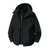 Chaqueta de Asalto Tres en Uno para Hombre, Nuevo Estilo Otoño e Invierno 2025, Ropa de Trabajo Juvenil para Exterior a Prueba de Viento con Forro Polar