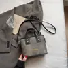 Bolsa Pequena de Luxo Acessível de Alta Qualidade para Mulheres 2025 Nova Bolsa Transversal Versátil Bolsa Satchel Balde Nicho Impopular Ins para Mulheres