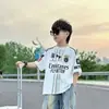 Conjunto Veraniego Moderno y Fresco para Niños, Nuevo Estilo 2025 para Niños Mayores, Camiseta Suelta Elegante Estampada con Jeans Bordados