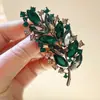 Broche de Hoja de Cristal Vintage Nicho Alta Gama Lujo Ligero Ropa de Mujer de Alta Gama Cintura Ceñida Solapa Oculta Pines de Ropa Joyería