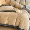 Conjunto de quatro peças de veludo de leite engrossado de outono e inverno Classe A Capa de colcha quente de veludo esculpido simples Conjunto de lençóis de veludo para bebê conjunto de três peças