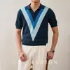 Suéter de Punto de Manga Corta Estilo Nuevo de Verano para Hombre Camisa Polo Rayada Triángulo Cuello en V Corte Ajustado Camiseta de Negocios Comercio Exterior Venta al por Mayor Transfronteriza