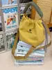 Bolsa Tote y Cruzada de Doble Uso Estilo Montaña para Exteriores con Cierre de Cordón para Niñas, Perfecta para Compras y un Look Vibrante