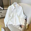 Nuevo diseño de otoño nicho collar de perlas elegante blusa de gasa de manga larga para mujer en blanco