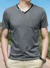 Camiseta Fina de Verano Nueva para Hombre con Bloques de Color y Cuello en V, Talla Grande Estilo Americano con Bolsillos, Manga Corta Deportiva Casual