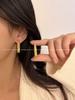 Otoño e Invierno nuevo hebilla de oreja rectangular elegante chapada en cobre dorado metálico pendientes de botón de espiga de trigo estilo Hong Kong de alta calidad con diamantes
