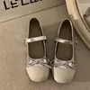 Novos sapatos baixos de primavera com laço vintage, sapatos Mary Jane versáteis de estilo francês para aumentar a altura, para uso ao ar livre 2026