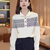 Suéter Jacquard Fair Isle Retrô para Mulheres Outono/Inverno 2025 Gola Alta Meia Botões Malha Grossa Elegante Redutor de Idade Camisa Base