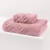 Nuevo traje de toalla de baño con estampado de jacquard LOVE en forro polar de coral, absorbente, para secar el pelo, regalo transfronterizo, popular en internet