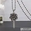 Explosiones en Vivo Estilo Étnico Corre en el Tiempo Cadena de Lana de Flor Collar Largo Plata de Xizang Candado de Larga Vida Colgante de la Riqueza del Cuarteto
