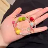 Brincos Pingente de Maçã Verde e Vermelha Doces e Fofos para Mulheres, Brincos Simples e de Alto Padrão de Nicho, Acessórios de Orelha Únicos e Personalizados