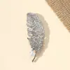 Broche de Hoja Nuevo de Lujo Más Vendido en Corea y Japón Pin de Diamante con Goteo de Aceite Hebilla para Esquina de Ropa Insignia de Broche de Lujo Ligero Accesorio