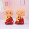 Figura de Monje Budista Pequeño Estilo Chino de Moda Muñeca Inspirada en el Zen Adorno Creativo para Escritorio Más Vendido en Zonas Turísticas Venta al por Mayor desde el Fabricante