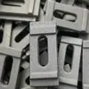 Las placas de presión de vía férrea están hechas de materiales de alta resistencia, no se rompen ni deforman fácilmente, y son resistentes al óxido y a la corrosión.