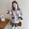 Chaqueta de Cuero con Forro de Piel Estilo Coreano para Niñas Otoño/Invierno 2026 Nueva Moda Infantil Top Engrosado para Niñas Pequeñas