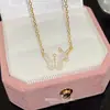 Libro Rojo Venta Caliente Explosivo Joker Exquisita Cadena para Clavícula Sencillo Temperamento Femenino Lujo Ligero Alto Sentido Acero de Titanio Collar Venta al por Mayor