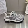 Tiktok Venda Quente Sapatos Europeus para Caminhada e Corrida 2026 Novo Retro Esportivo Funcional Outdoor Sapatos de Pai para Mulheres