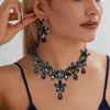 Conjunto de Brincos e Colar de Flores Europeu e Americano Mais Vendido, Corrente para Clavícula Estilo Retrô Europeu e Americano, Joias de Luxo Leve e de Alta Qualidade