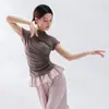 Nuevo conjunto de práctica de baile para mujer con cuello semi-alto, manga corta, top plisado, corte ajustado, adecuado para deportes, yoga y actuaciones