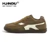 Tênis de Treino Masculino Design de Nicho Global Outono 2025 Nova Moda Versátil Sapatos Casuais Sola Macia Aumentador de Altura Sapatos Masculinos