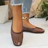 Novos Sapatos Casuais Slip-On Respiráveis de Malha Outono 2026, Tamanho Grande, Sola Rasa, Bico Quadrado, Transfronteiriços para Mulheres, Em Estoque
