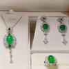 Collar con colgante, anillo y pendientes de calcedonia verde de tres piezas con incrustaciones de plata, joyería para mujer