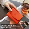Porta-Cartões Fino Minimalista Tiktok para Mulheres, Couro Exquisito de Alta Qualidade, Compacto, Anti-Desmagnetização, Múltiplos Slots para Cartões, Luxo Leve, Nicho da Moda