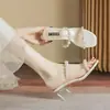 Falda Versátil Combinando Sandalias de Tacón Grueso con Cristales de Alta Gama Pantuflas de Perlas Estilo Hada para Mujer Ropa de Exterior de Verano Nuevo Modelo 2025