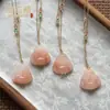 Al por mayor Jade de Seda Dorada Natural de Xinjiang Hebilla de Seguridad Colgante de Jade Hebilla de Seguridad Rosa Flor de Durazno Relleno Colgante de Jade Espesado