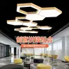 Luz hexagonal hueca de madera con veta de madera LED transfronteriza, luz con forma hexagonal, lámpara colgante redonda, adecuada para centros comerciales, supermercados y oficinas