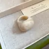 Anel Degradê de Resina Estilo Europeu e Americano com Design Único, Anel Simples e Fashion para Dedo Indicador, Toque de Luxo Leve e de Alta Qualidade, Joia Feminina