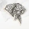 Bufanda de Seda de Alta Gama para Mujer, Bufanda Pequeña para el Cuello para Primavera y Otoño, Tacto de Algodón y Lino, Calentador de Cuello, Pañuelo Cuadrado Pequeño, Nuevo Estilo Elegante Japonés