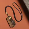 Nuevo Estilo Talla de Madera de Águila Flor de Loto Dorada Bendición 471 Placa de Paisaje Tallada en Madera Maciza Adorno de Mano Colgante Collar