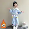 Conjunto Grueso de Pingüino de Peluche Estilo Coreano para Niñas Otoño/Invierno 2026 Nuevo Moda Infantil Conjunto de Dos Piezas para Niña Pequeña
