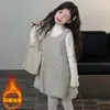Conjunto de Otoño/Invierno para Niñas 2026 Nuevo Estilo Mediano/Grande Moda Infantil Elegante Floral Vestido de Lana Suéter Capa Base