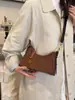 Bolso de Mano Francés Mate Transfronterizo 2026 Otoño/Invierno Nuevo Estilo Moda Retro Bolso de Hombro Único Bolso Cruzado de Gamuza para Viaje