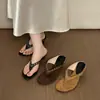 Chanclas de Remache Estilo Francés para Mujer, Nuevo Modelo Verano 2026, Tacón de Cuña, Modernas y Versátiles, Impresionantes Sandalias Estilo Hada