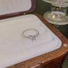 Anillo de apertura de diamante con lazo estilo ballet para mujer, diseño de nicho, anillo dietético ajustable, anillo cibernético único y famoso.