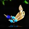 Broche Pássaro Voando Dourado Escovado Cabochão de Turquesa Sintética Cobre Banhado Strass Pin de Lapela para Terno Decoração de Vestido Qipao