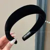Diadema Nueva Retro 2026 Hace que la Cara se Vea Más Pequeña Diadema Elegante para Mujeres Ilumina la Piel No Aprieta la Cabeza Estilo Perezoso Pinzas para el Cabello Accesorios para el Cabello Mayoreo