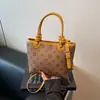 2025 Nueva Moda Estilo Europeo y Americano Gama Alta Versátil Elegante Vintage Bolso de Mano Bolso Tote de Hombro Bolso Cruzado para Mujer