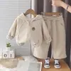 Conjunto de moletom com capuz da moda para outono e inverno para meninos e meninas, idades 1-6, conjunto estiloso e moderno de duas peças com moletom forrado de fleece