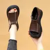 Sandalias populares de plataforma gruesa para comercio exterior transfronterizo, nuevo estilo de verano, modernas y versátiles, sandalias romanas casuales para mujer con punta abierta y diseño calado